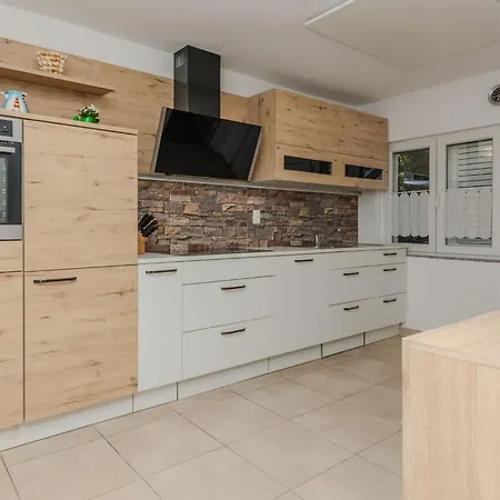 Feriehus Ferien Haus Loncar By Interhome
