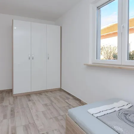 Ferien Haus Loncar By Interhome Vir