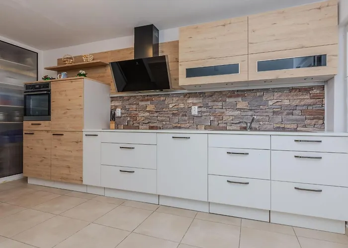 Vakantiehuis Ferien Haus Loncar By Interhome