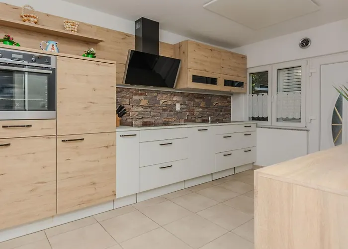 Vakantiehuis Ferien Haus Loncar By Interhome